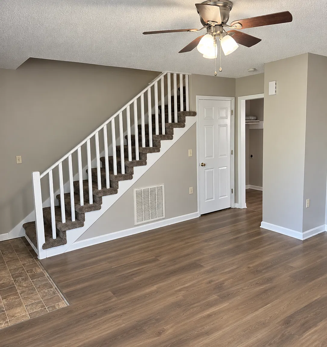 2 bed, 1.5 bath, $1,100 — Photo 3