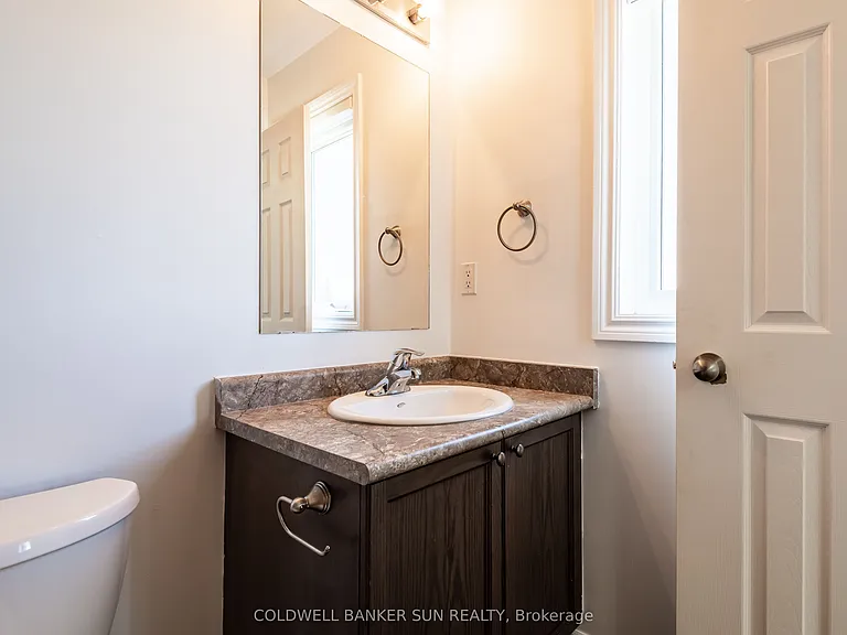 59 Todd Cres — Photo 27