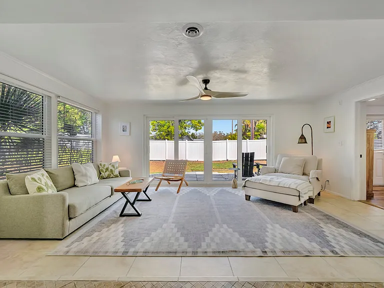 6426 Colonial Dr — Photo 15