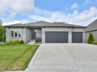 1140 SW Heather Dr, Lees Summit, MO 64081