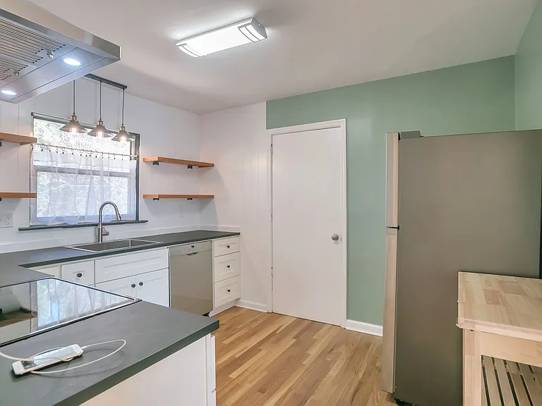 3036 Santa Monica Dr — Photo 3