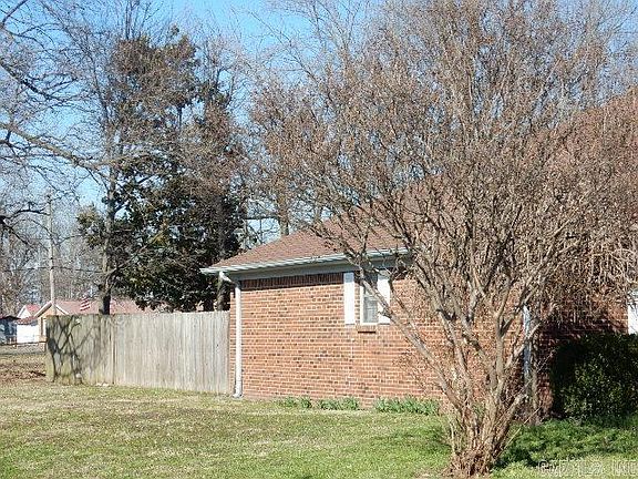 3rd image of 224 Southard St