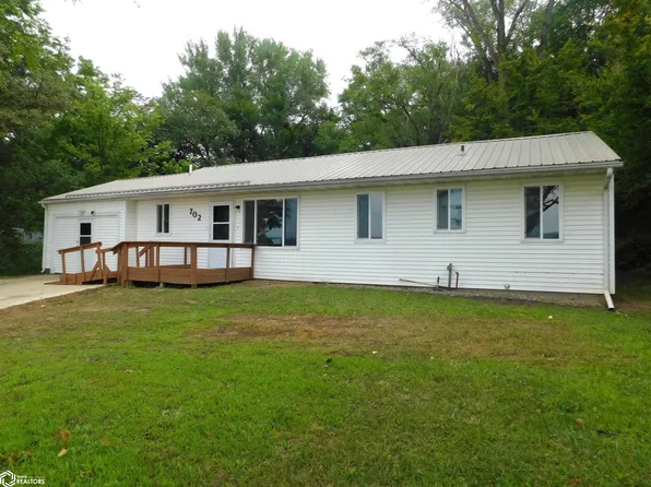702 N 10th St, Denison, IA 51442