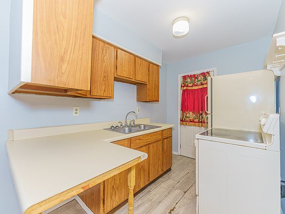 2nd image of 192 Congress St #2S