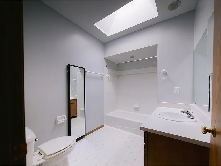 252 S Washington Ave — Photo 19