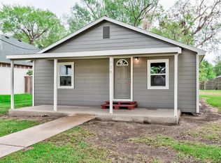 120 Sycamore St, Port Neches, TX 77651