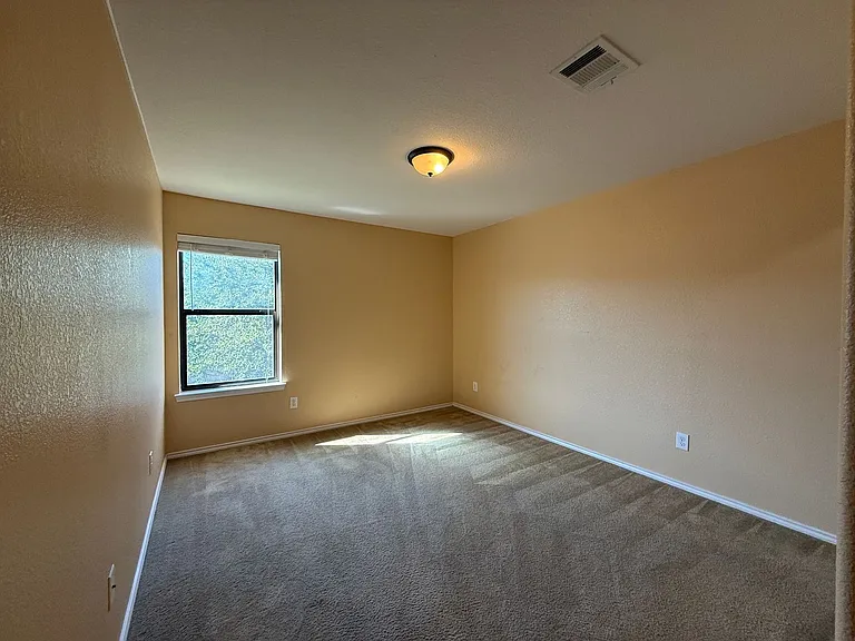 2250 Howry Dr — Photo 32