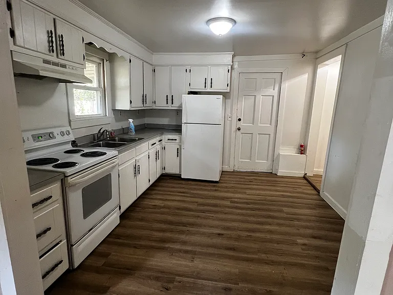 224 Nokes Dr — Photo 5