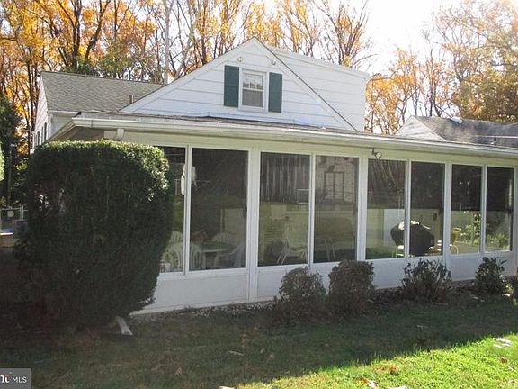 4th image of 3025 Winchester Ave