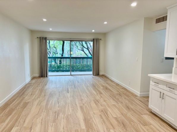 576 N Bellflower Blvd UNIT 125
