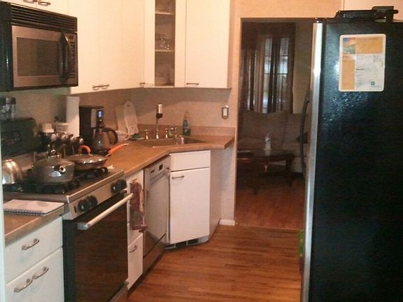 4th image of 19 Whittier Ave