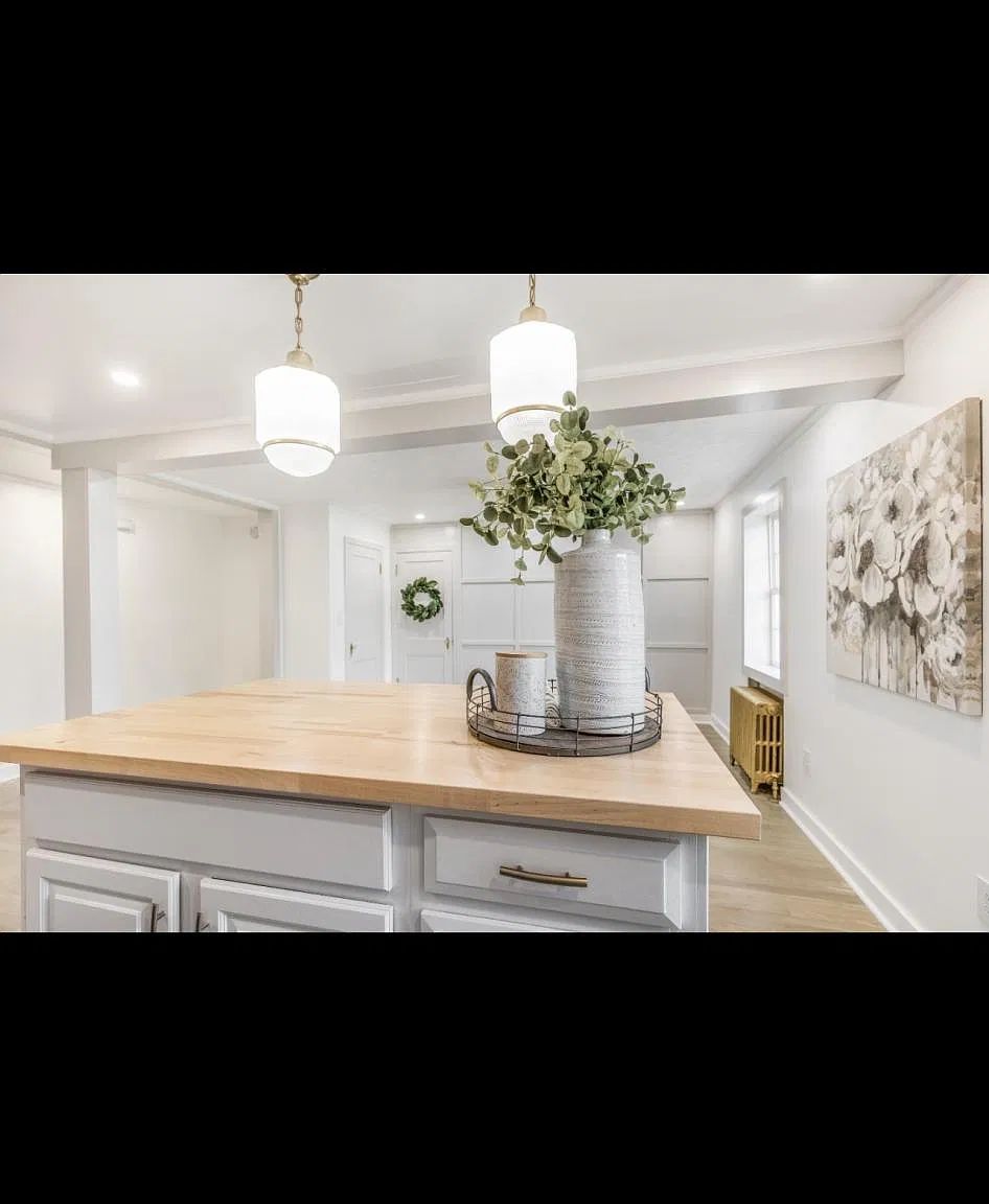 379 Bairdford Rd — Photo 1