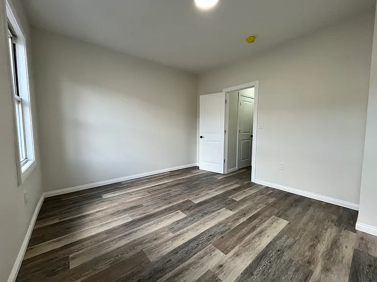 660 N 36th St — Photo 16