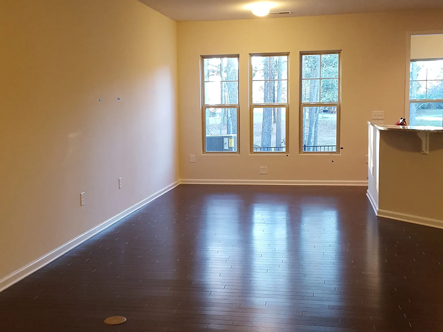 3 bed, 2.5 bath, 1650 sqft, $2,000 — Photo 3