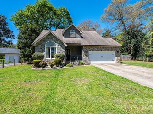 1217 6th Street Pl NW, Hickory, NC 28601