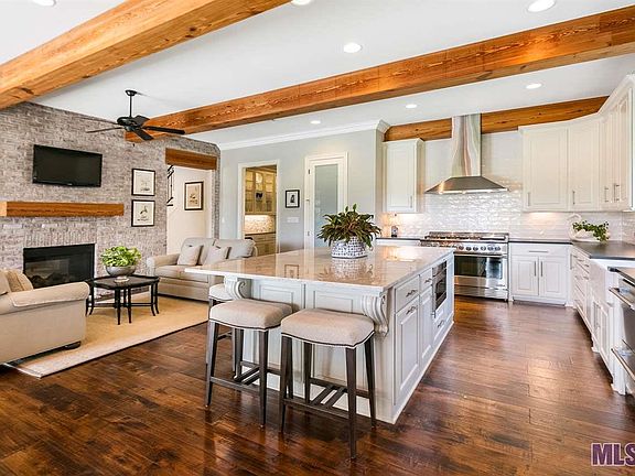 2nd image of 40162 Swan Cir