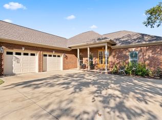 235 Oldenburg Dr, Killen, AL 35645