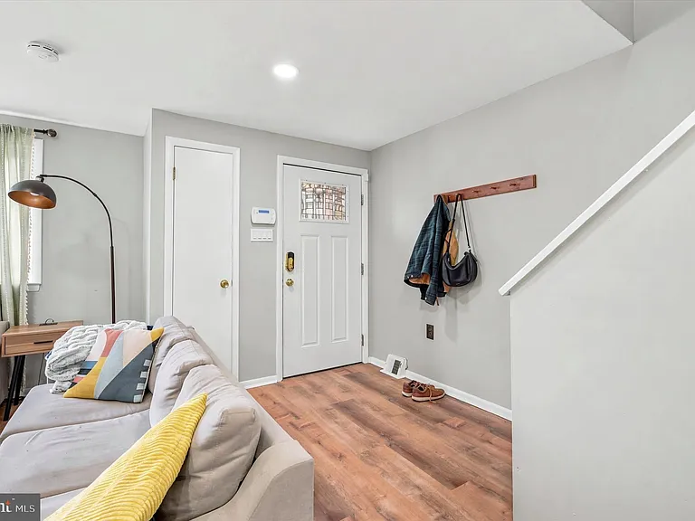 1221 S Melville St — Photo 11
