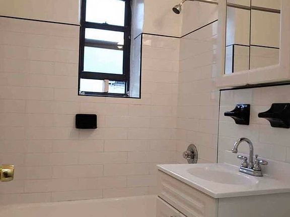 3rd image of 20 Woodruff Ave APT 4A