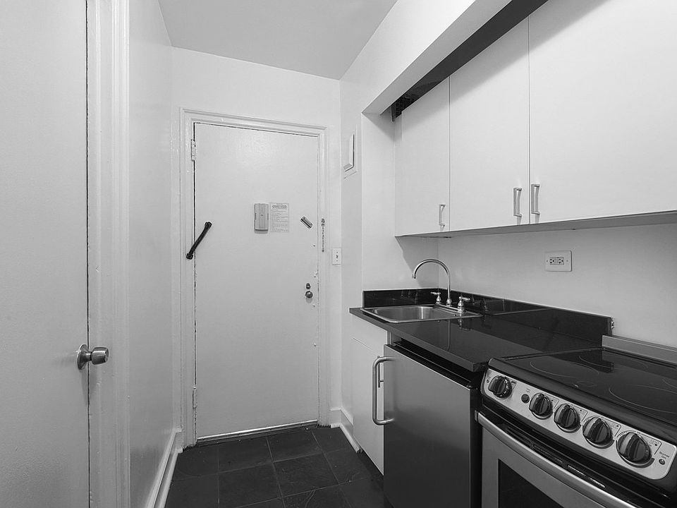 1st image of 307 E 44th St APT 203