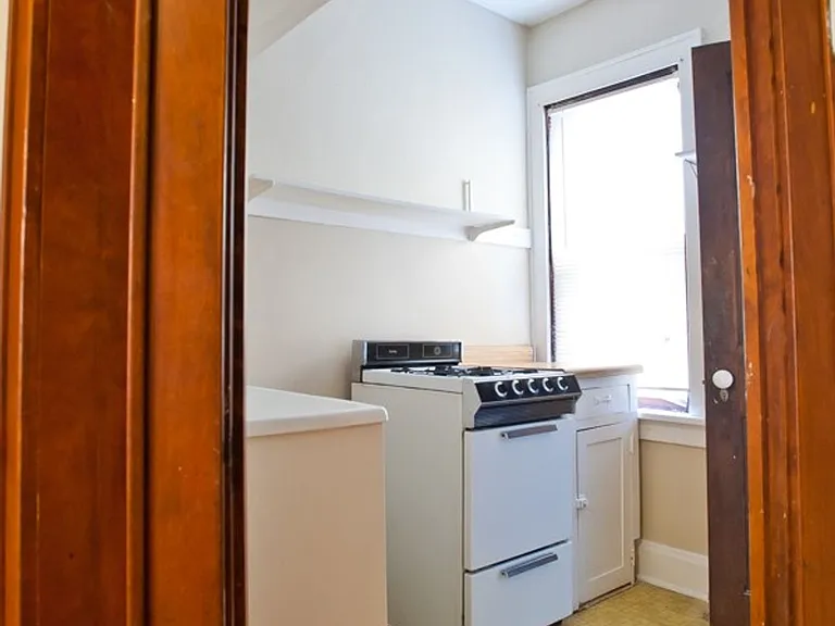 2429 N Murray Ave — Photo 5