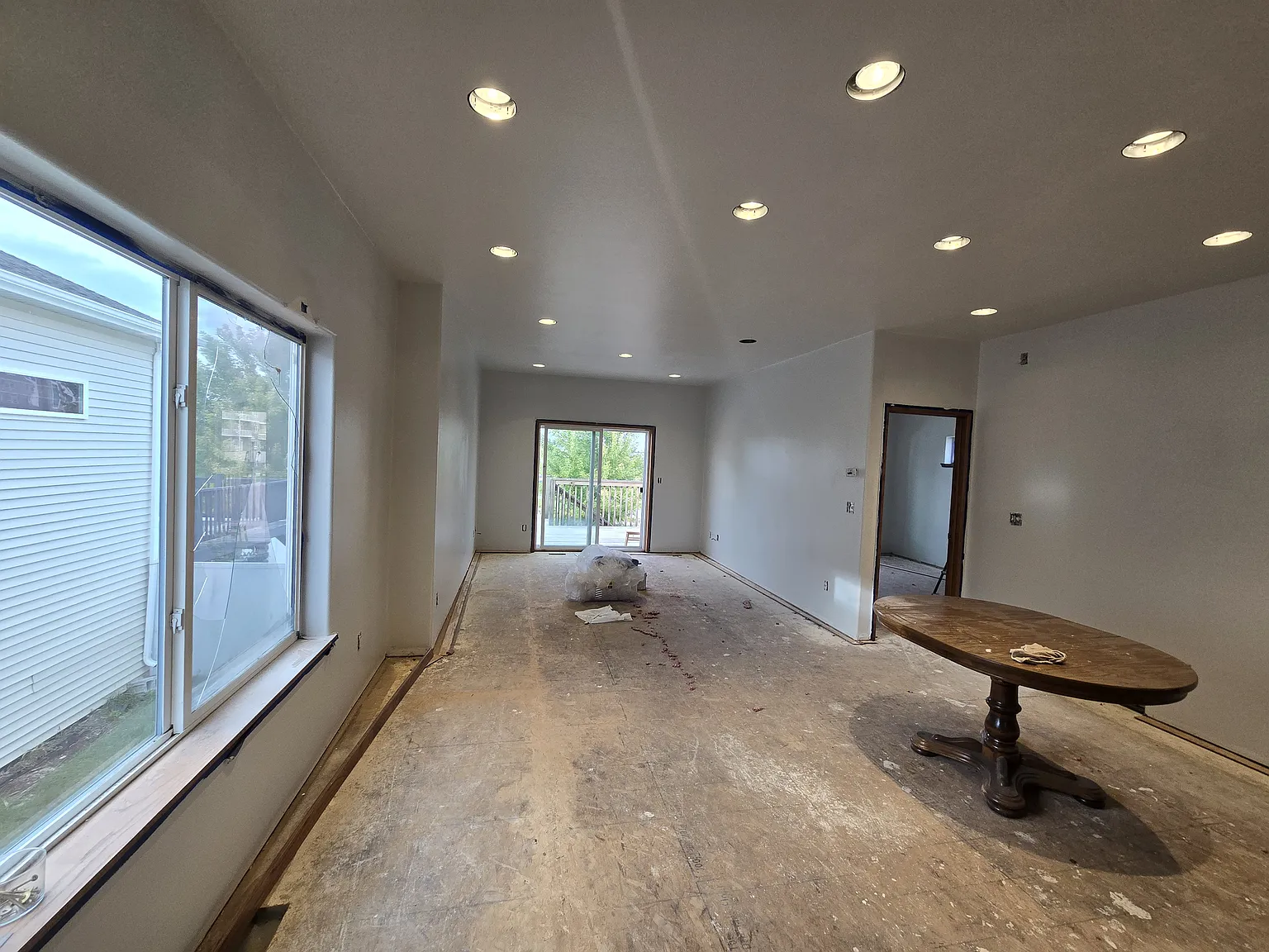 3 bed, 2000 sqft, $1,995 — Photo 2
