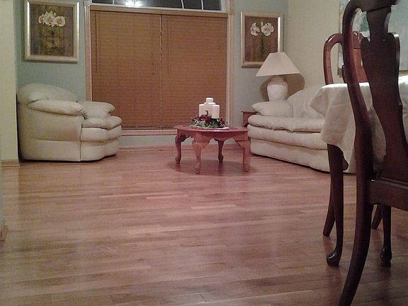 5th image of 385 Prairie Knoll Dr