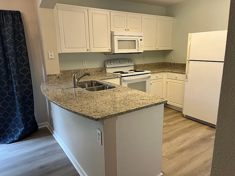 975 Luminary Cir #106 — Photo 4