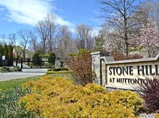 Earle Dr, Jericho, NY 11753