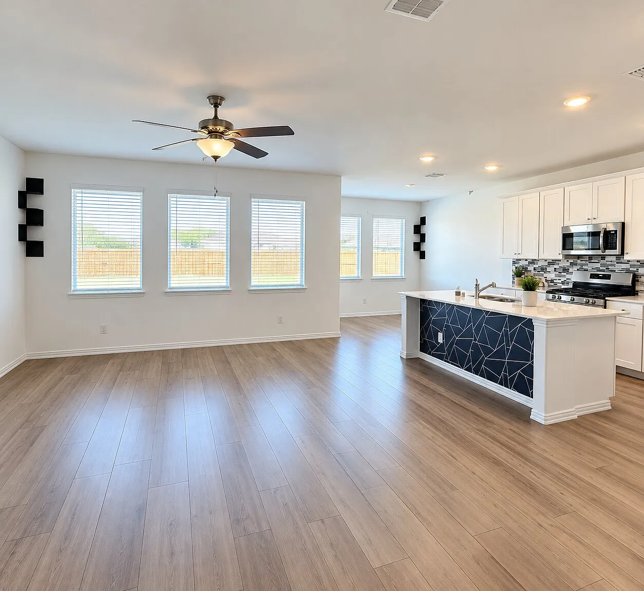 4 bed, 2.5 bath, 2348 sqft, $2,650 — Photo 3