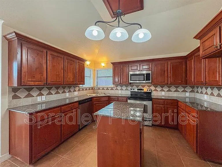 4905 Citrine Dr — Photo 5