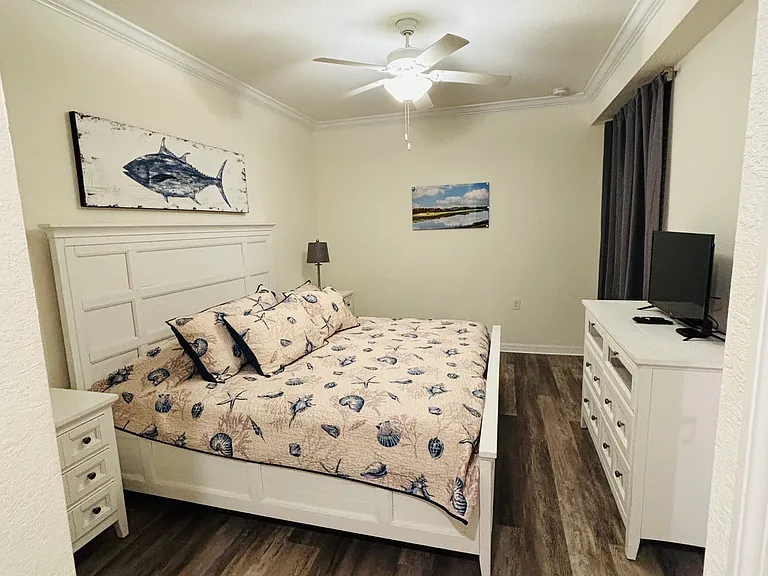 Master Bedroom 
King Bed