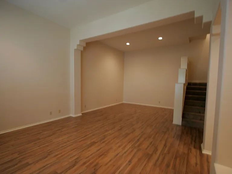 207 Grandview Pl #2 — Photo 3