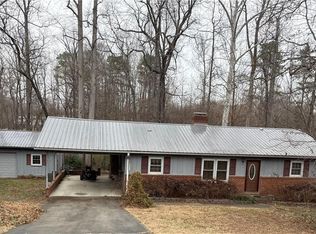 163 E Meadow Rd, Thomasville, NC 27360