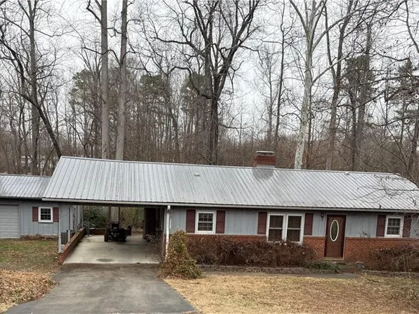 163 E Meadow Rd, Thomasville, NC 27360