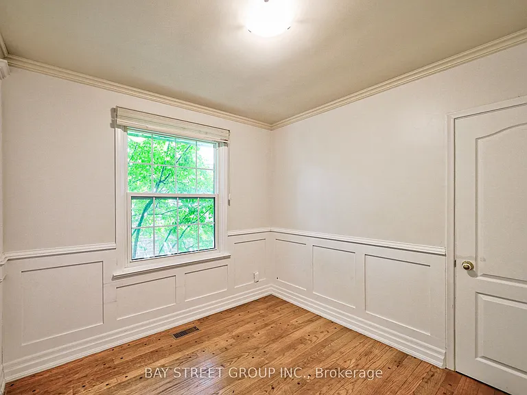 35 Camwood Cres — Photo 18