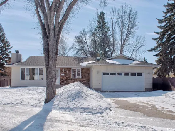 31 Crossley BAY, Regina, SK S4R 7C2