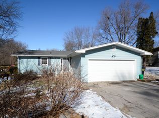 3256 Windward St NE, Solon, IA 52333
