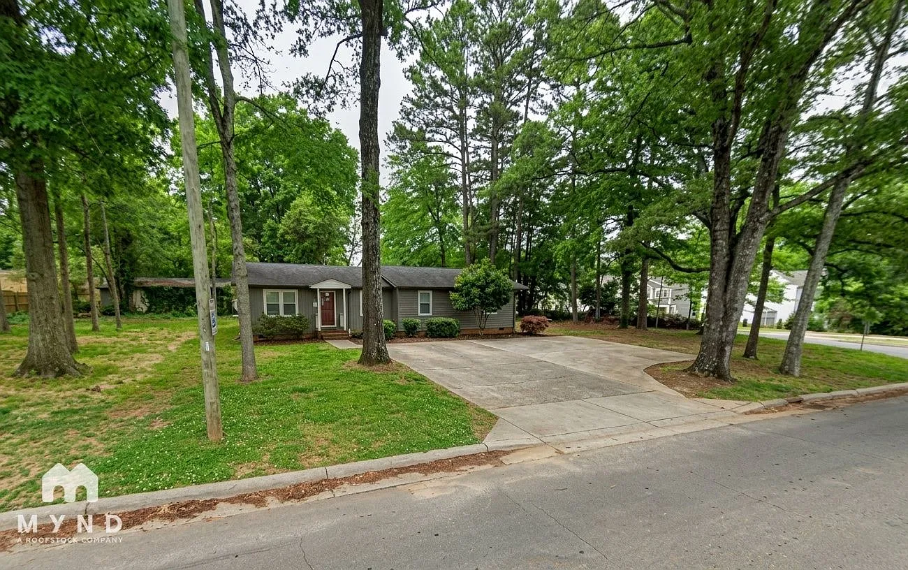 2 bed, 1.0 bath, 750 sqft, $1,335 — Photo 1