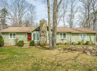 6840 Sawyer Rd, Signal Mountain, TN 37377