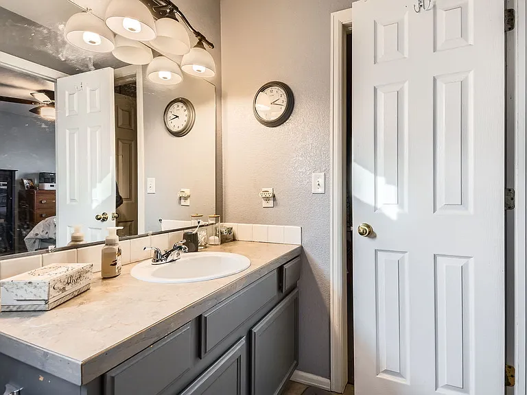 1550 Rancher Dr — Photo 9