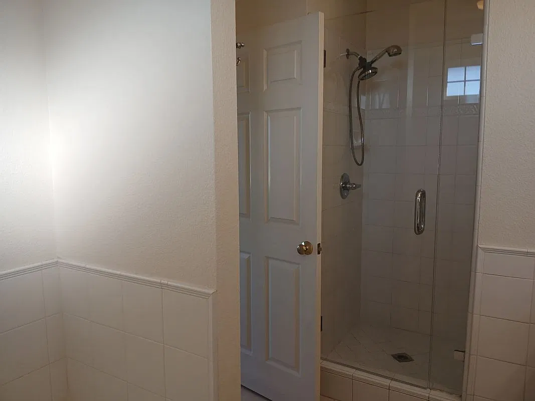 2 bed, 3.0 bath, 1250 sqft, $4,000 — Photo 3