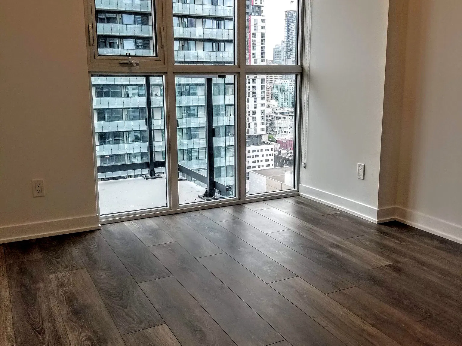 Noir Residences — Photo 2