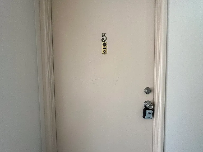 741 N Macomb St #5 — Photo 2