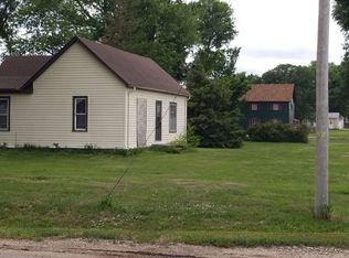 507 S H Rd, Giltner, NE 68841