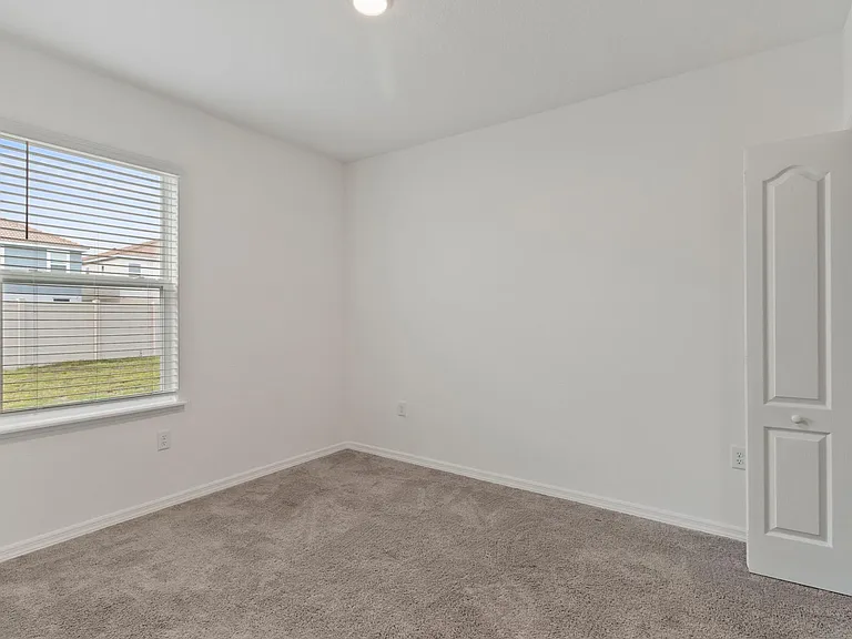 1154 Oak Bluff Dr — Photo 15