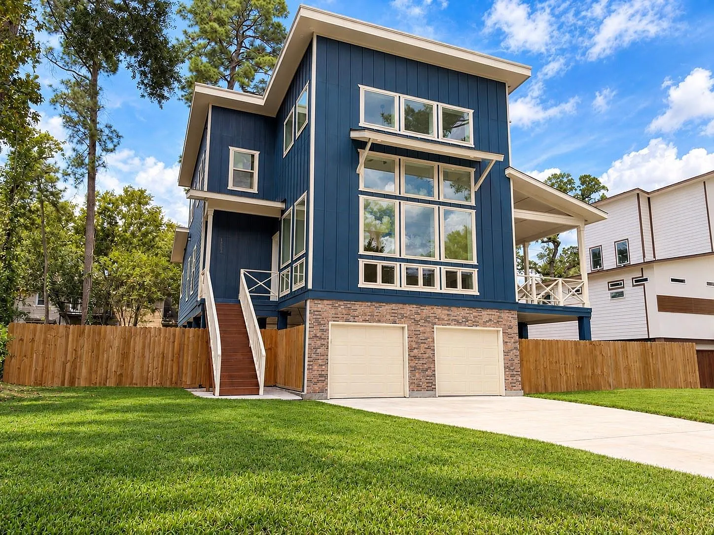 4 bed, 3.5 bath, 2801 sqft, $3,400 — Photo 1