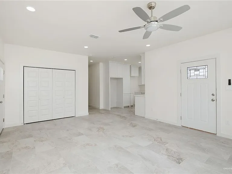 321 Merida Dr — Photo 3