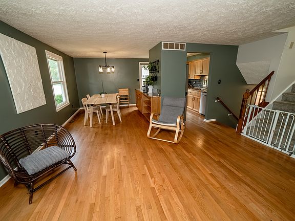 2nd image of 3723 Pebble Creek Dr