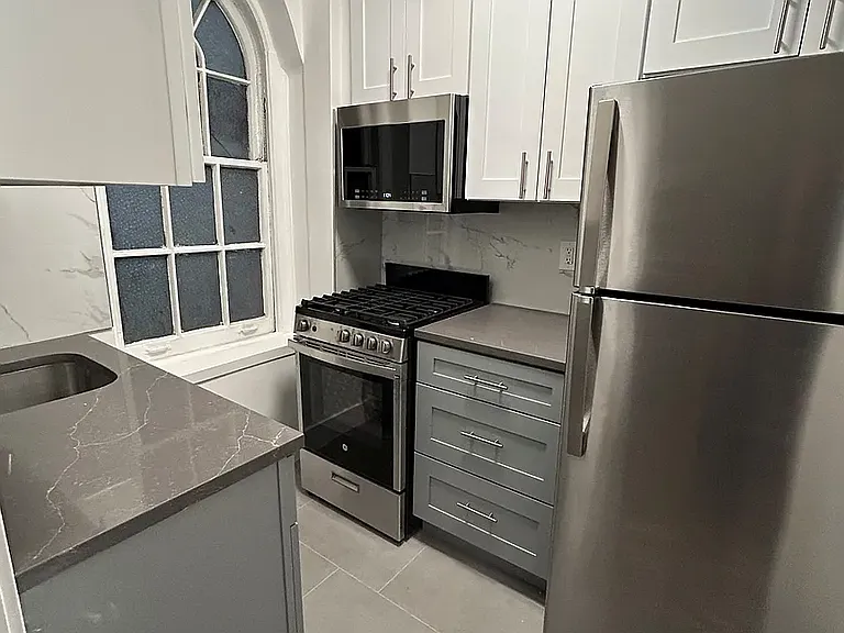 29 5th Ave #1A — Photo 3